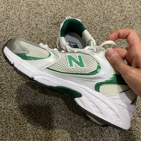 New Balance 530s in Women’s size 7 - Picture 2 of 3